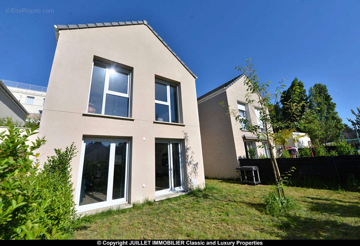 Maison à PONTAULT-COMBAULT