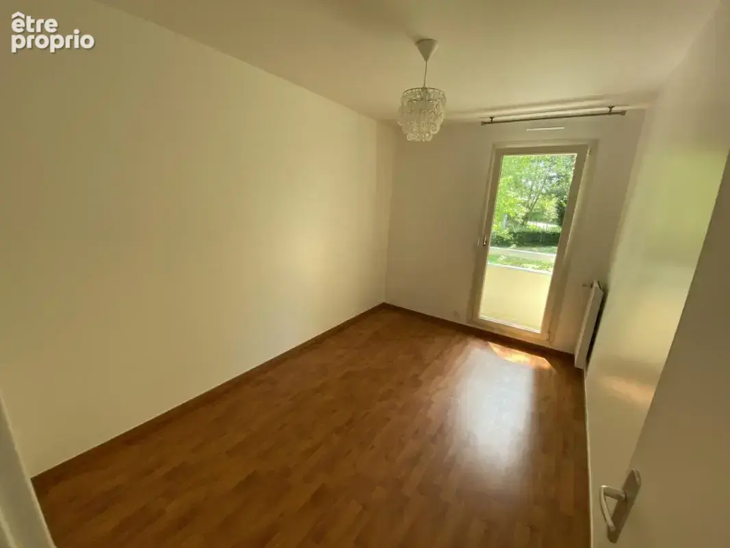 ANGERS SUD : Appartement lumineux, rénové avec goût, balcon - photo 9