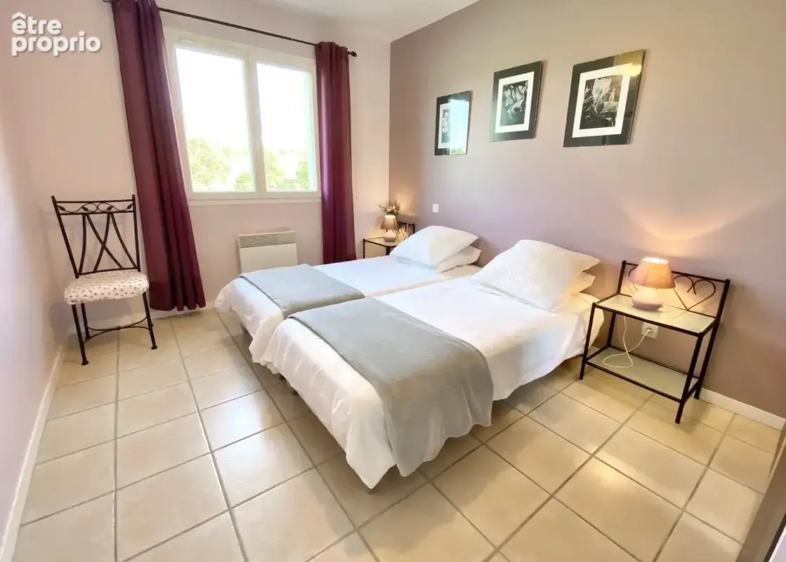 Maison de plain pied, trois chambres, piscine, terrain, vue - photo 5