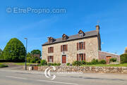 Maison à BAGUER-MORVAN