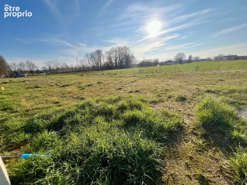 Terrain 525 m² à Saint-Denis-Les-Bourg  - photo 4