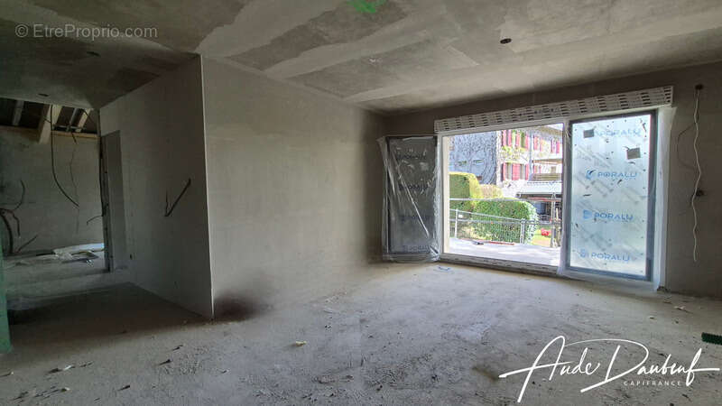 Les Ollières - Appartement T4 de 82 m2 avec terrasse de 11 m2, vue sur campagne - photo 3