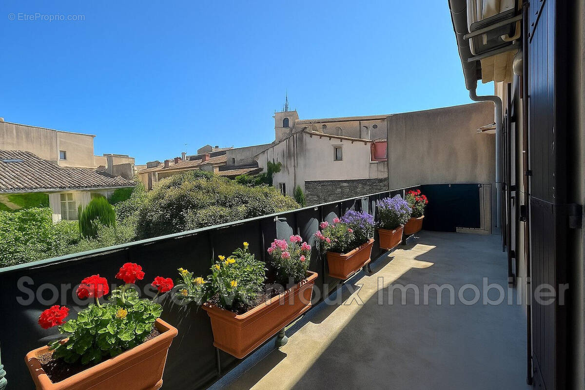 Appartement à L'ISLE-SUR-LA-SORGUE