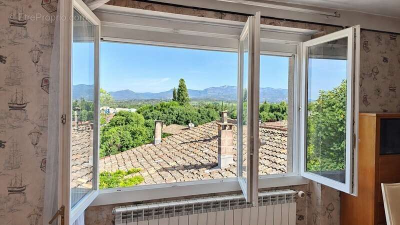 Gignac, situation centrale, maison de village traversante, vue panoramique - photo 2