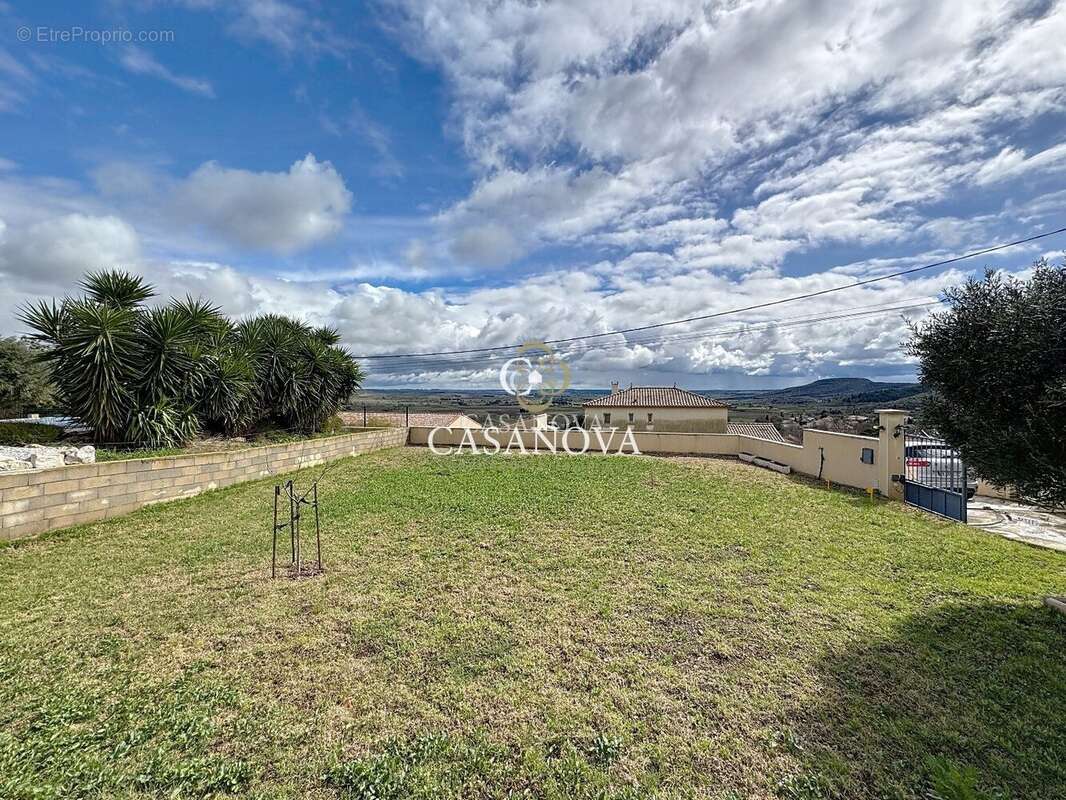 Terrain à PERET