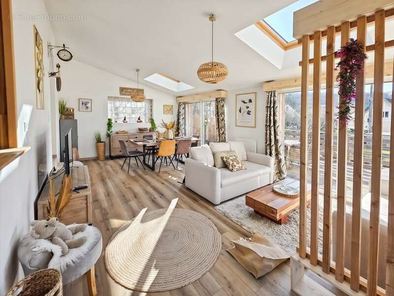 Maison à LONS-LE-SAUNIER