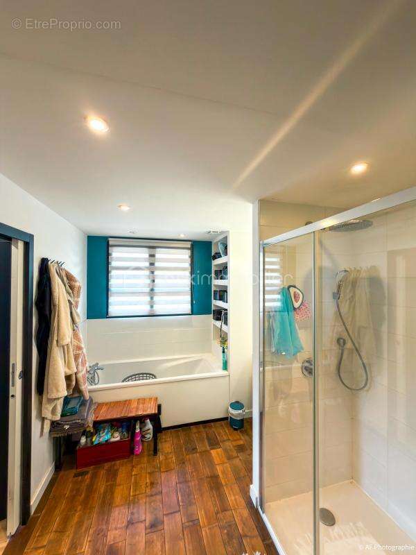 Loft d'exception de 126m2 - 3 Chambres - Charme industriel & volumes remarquables - photo 15