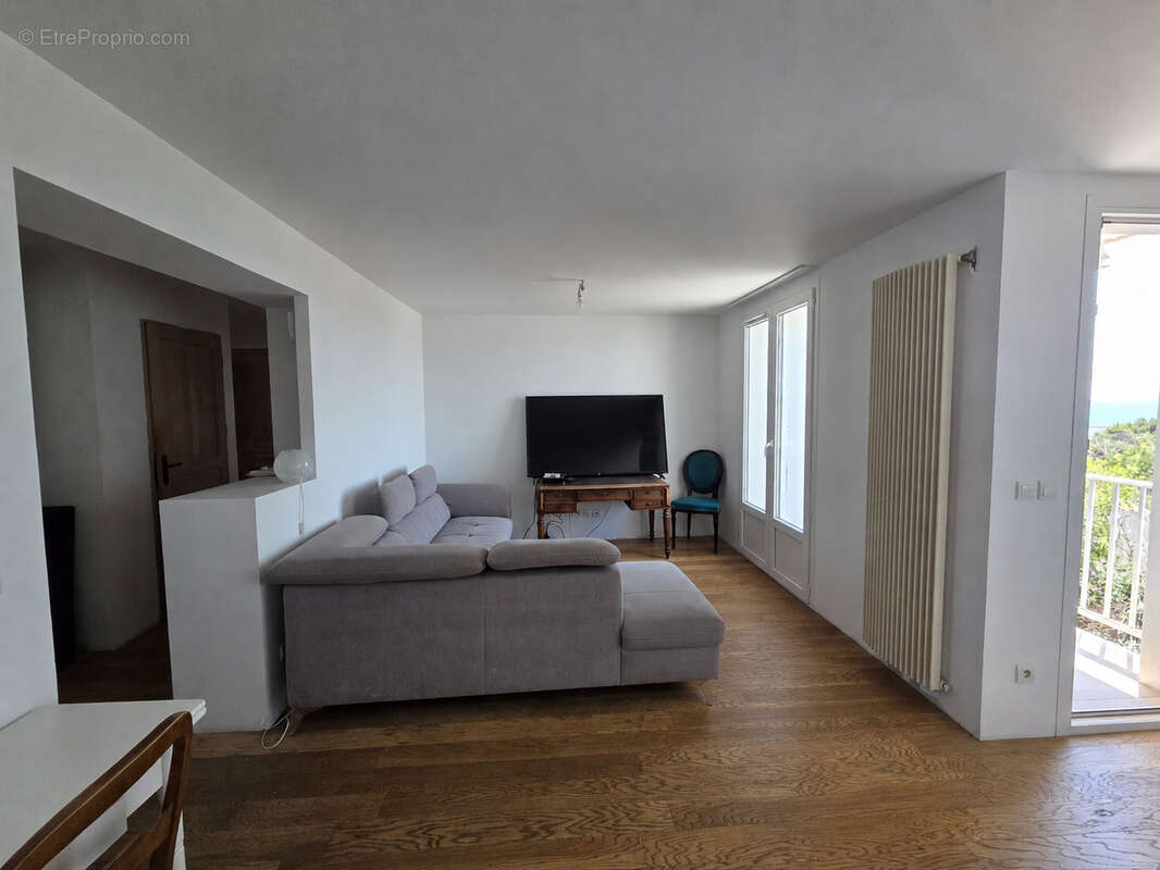 Appartement T3 67 m2 - corniche - photo 2