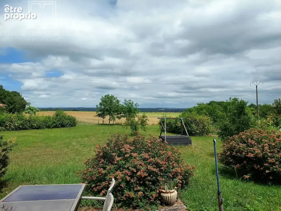 Plain pied sur 2350 m² - photo 11