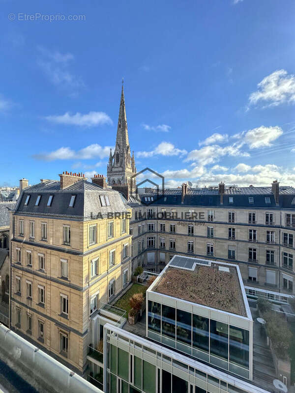 Appartement à PARIS-8E