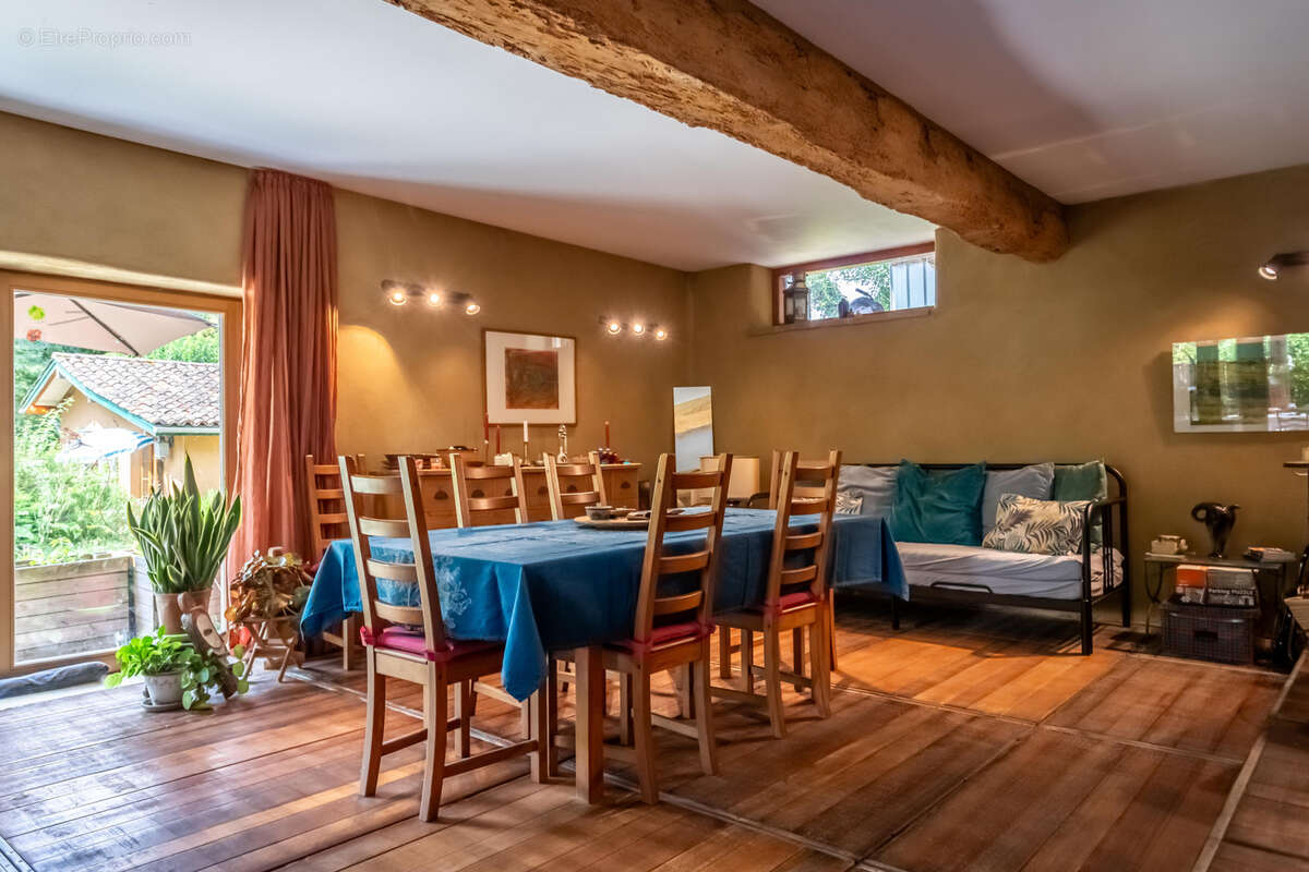 Propriété de campagne avec gîte et piscine - photo 9