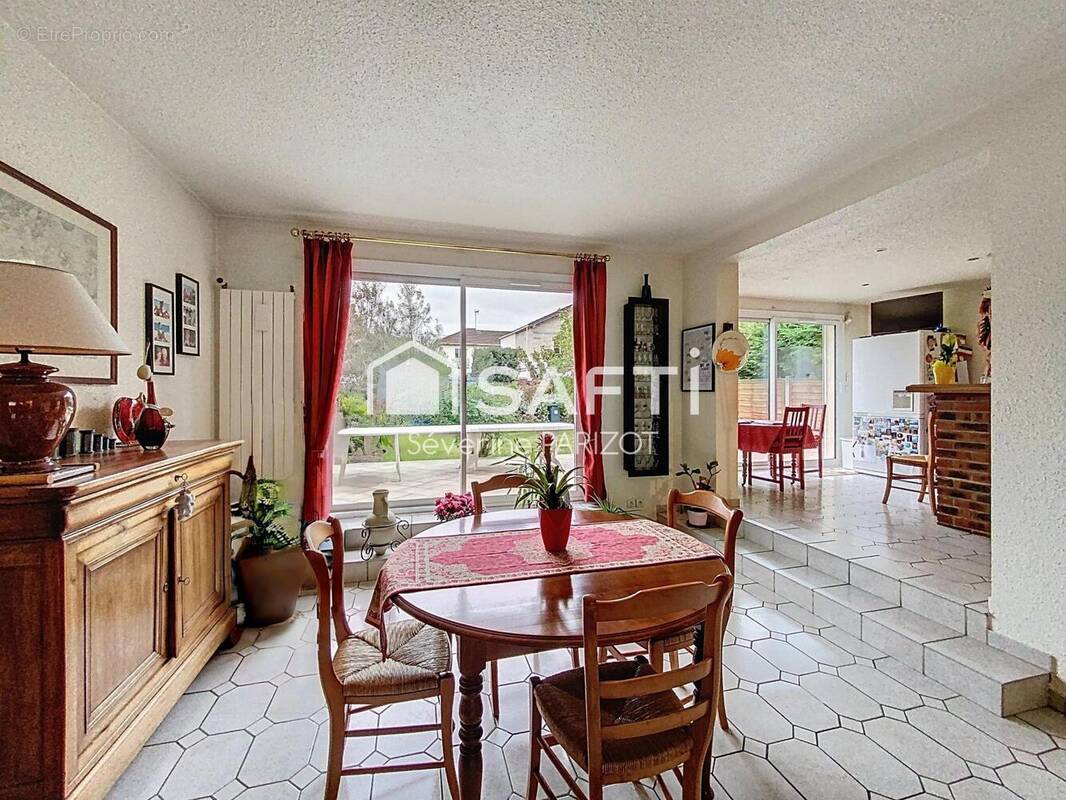 Photo 1 - Maison à VILLEMOMBLE