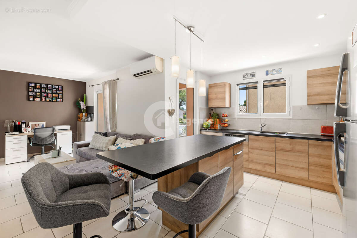 Appartement à MOUANS-SARTOUX