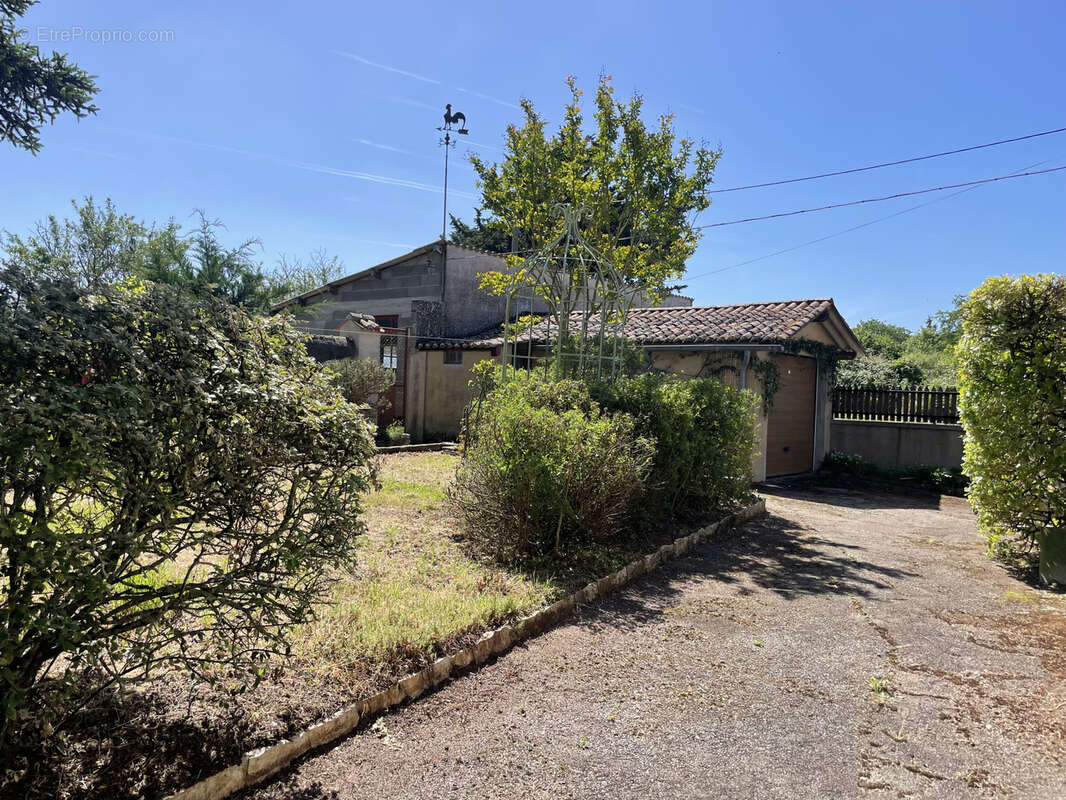 Maison à SAINT-JEAN-DE-SAUVES