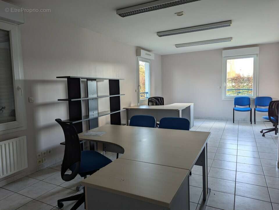 Autre à VAL-DE-REUIL