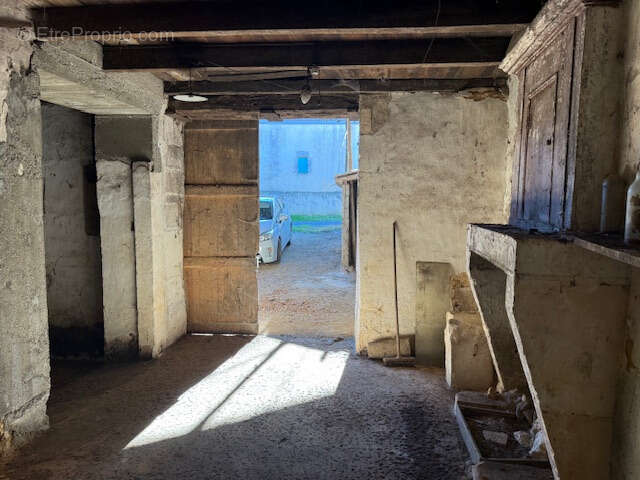 Maison à SAINT-SORLIN-DE-CONAC