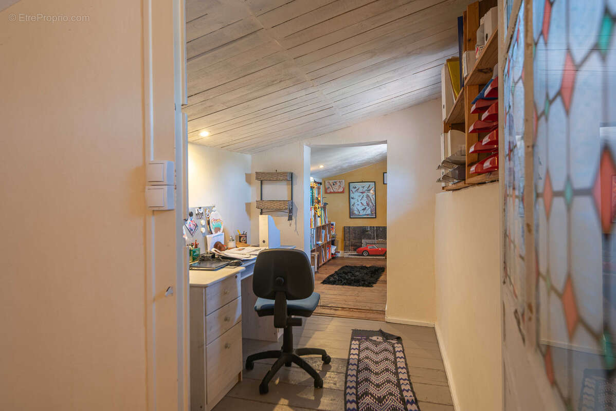 Maison en pierre - 228m2 - 4 chambres - photo 23