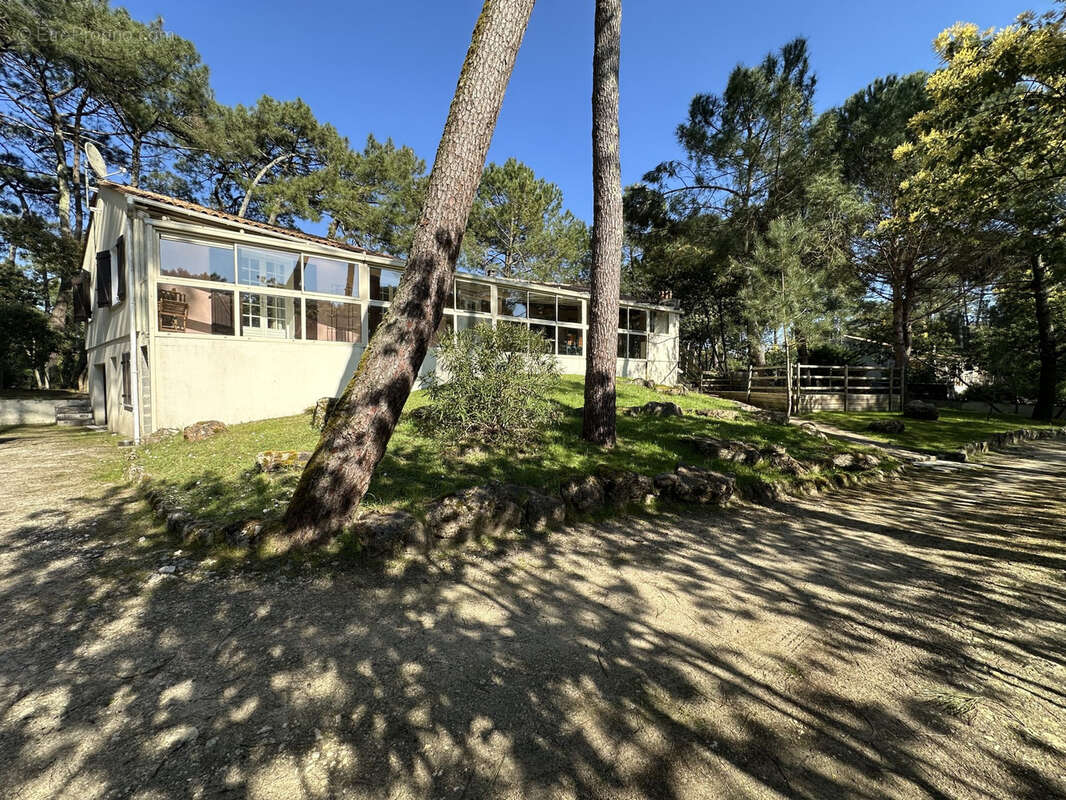 Maison à LES MATHES