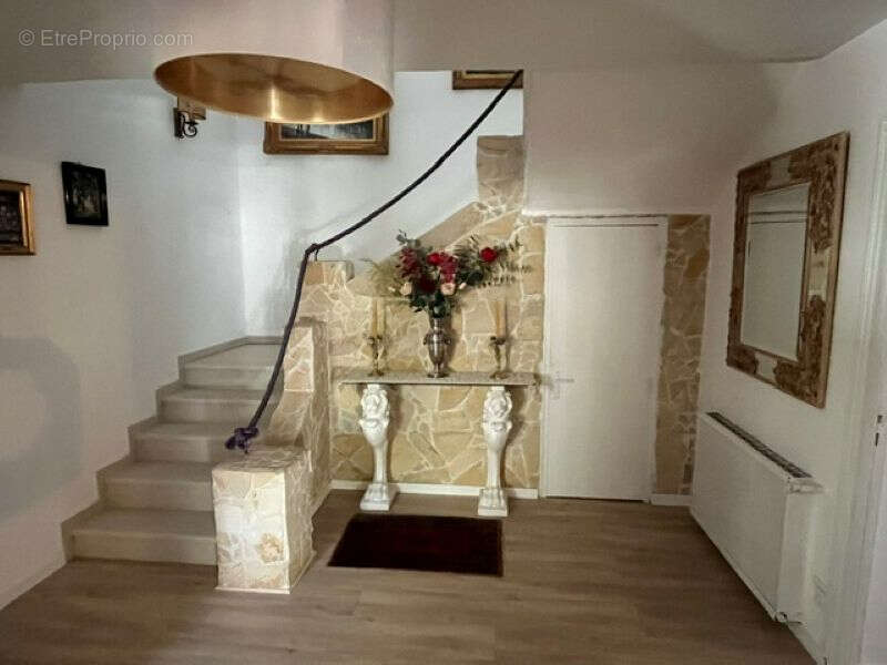 Maison à BAGNOLS-SUR-CEZE