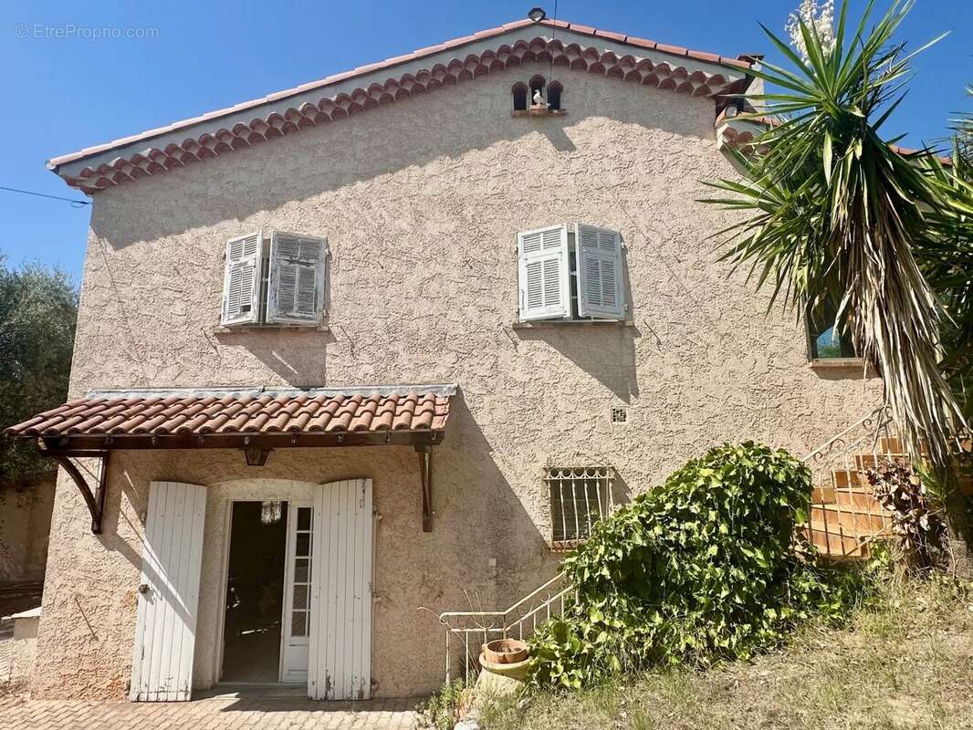 Maison à CONTES