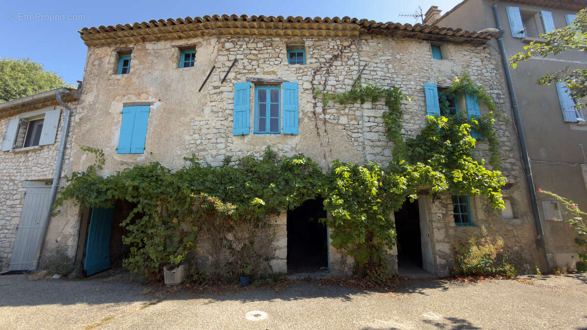 Maison à SAINT-TRINIT