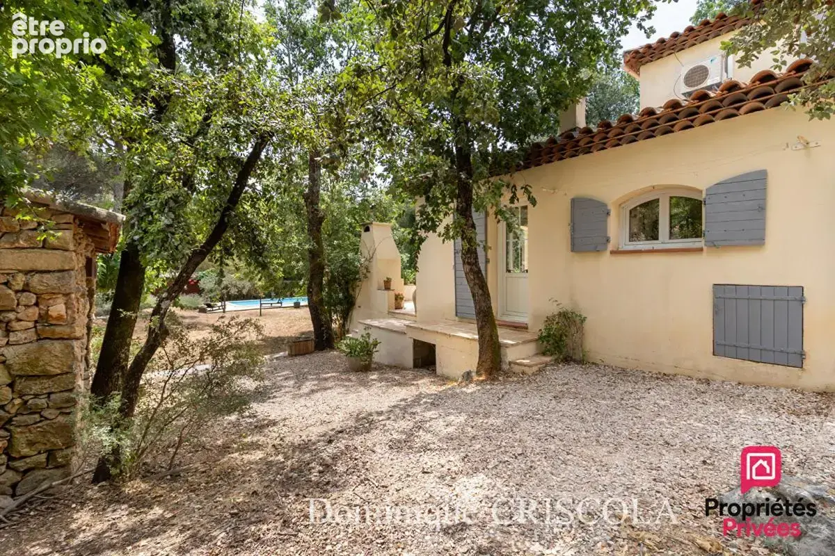 CAMPS LA SOURCE - Maison de charme avec piscine et dépendances en plein coeur de la Provence Verte - photo 16