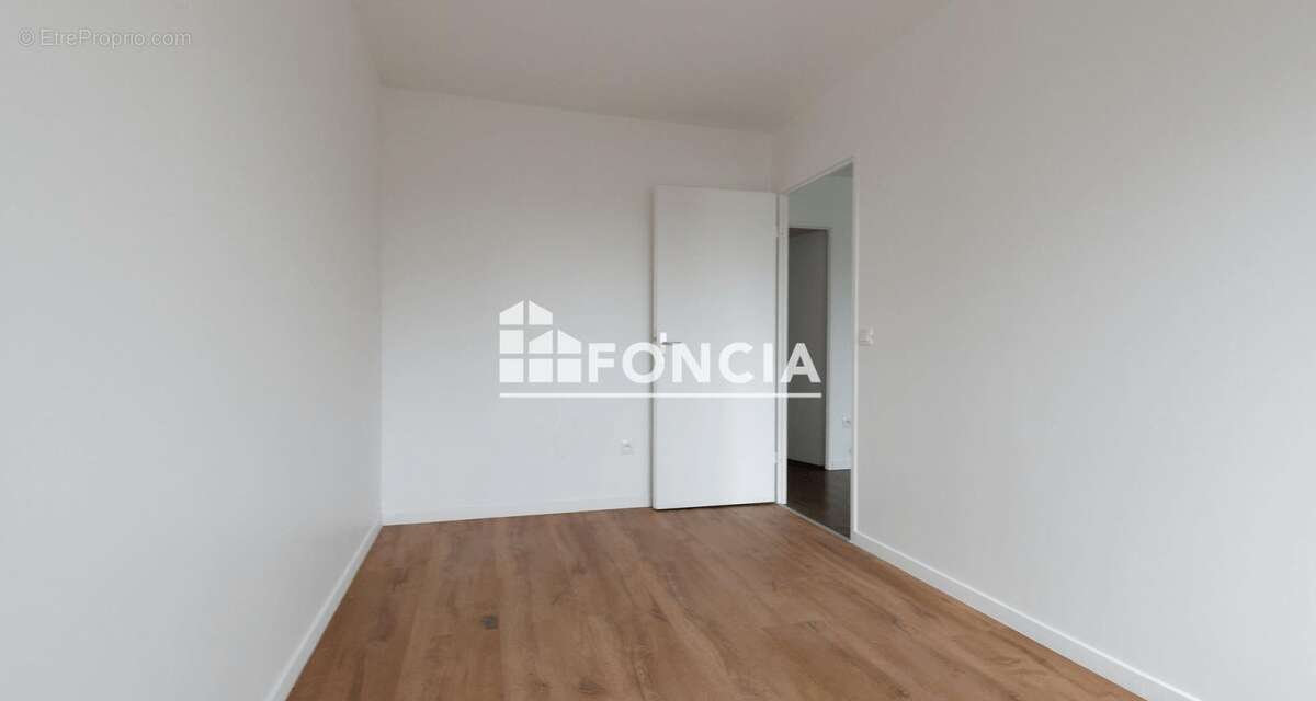 Appartement à CORBEIL-ESSONNES