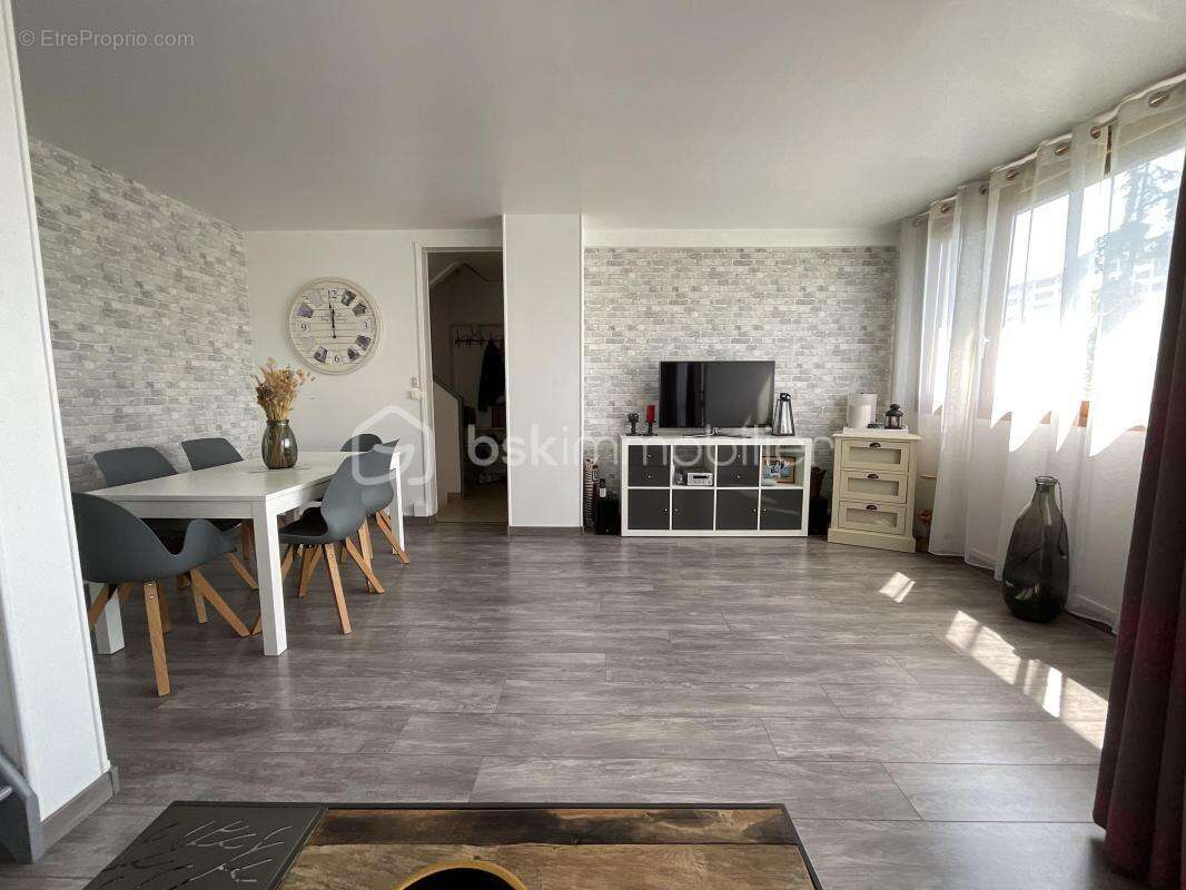 Beau duplex de 62 m² à 12 min à pied du rer b la croix-de-berny (limite antony) - photo 4