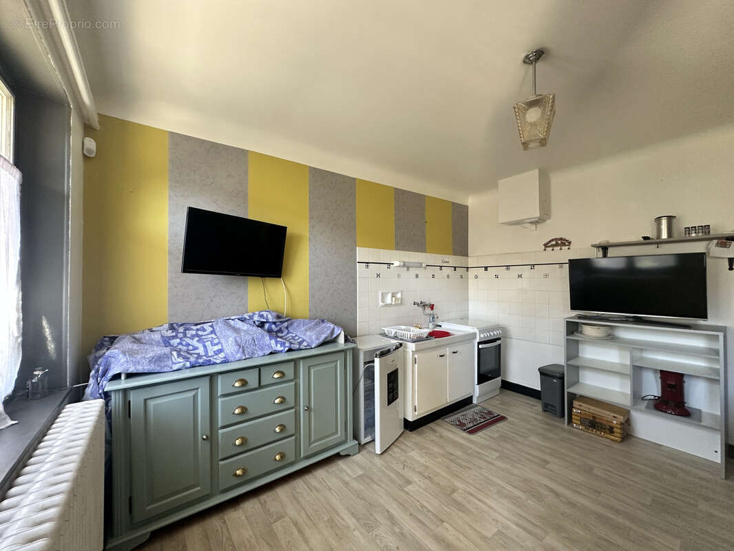 Maison à DECAZEVILLE