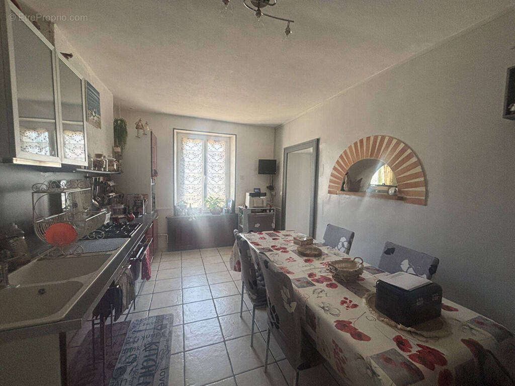 Maison à MONTIERCHAUME