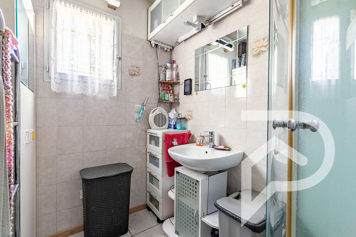 Maison à CHEVRIERES