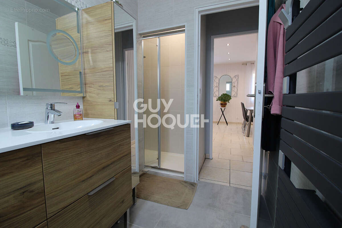 Maison à GUIGNES