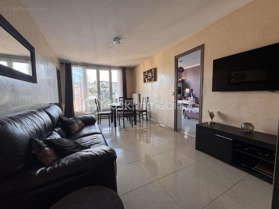 Appartement à LE THILLAY