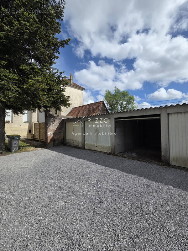 Parking à CLAIRMARAIS