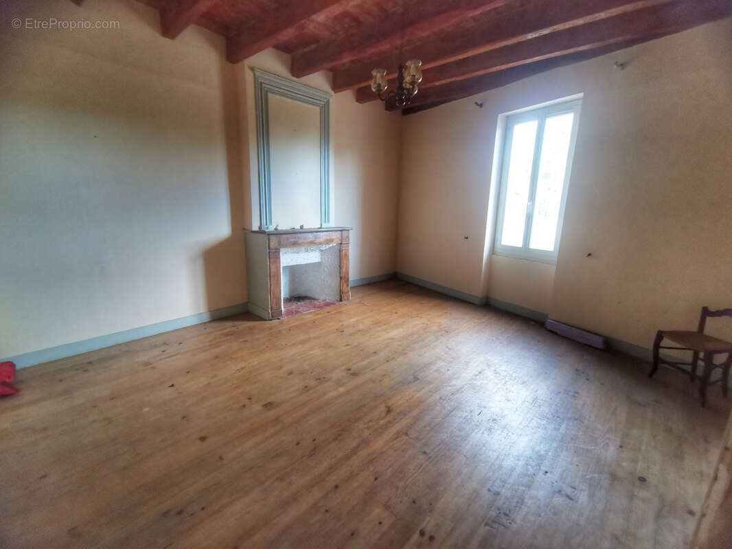 Maison à GOUDOURVILLE