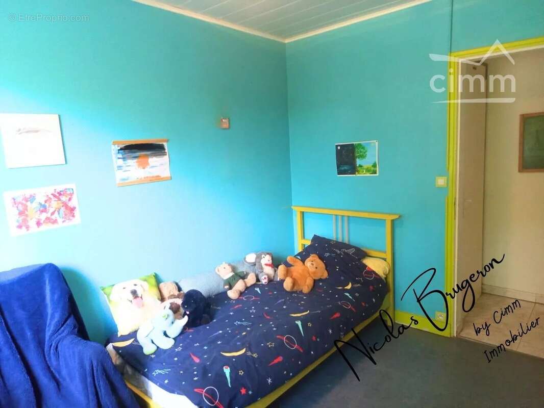 En exclusivité – Ensemble immobilier avec deux habitations, étang et près d’un hectare de terrain - photo 34