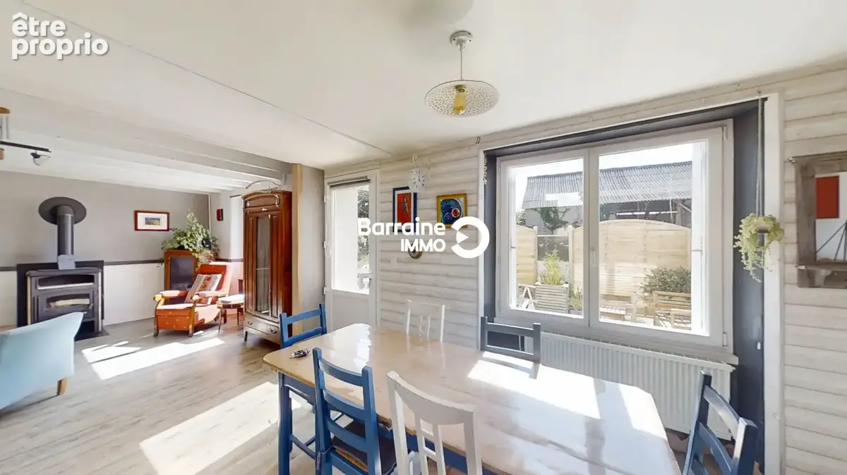 BARRAINE IMMO - A VENDRE - ARGOL : À 200 m de la plage, maison avec jardin, atelier et grand hangar - Réf : CR00290 - photo 5