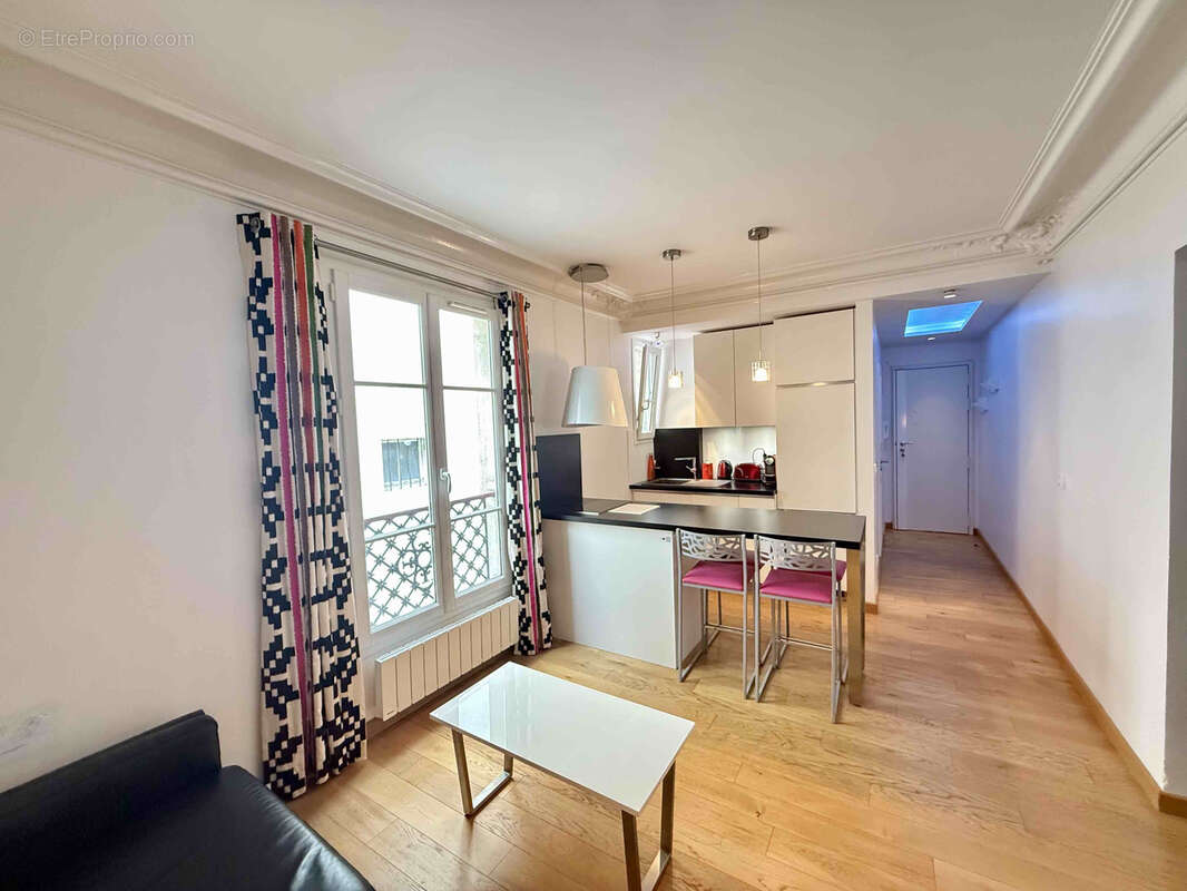 Appartement à PARIS-17E