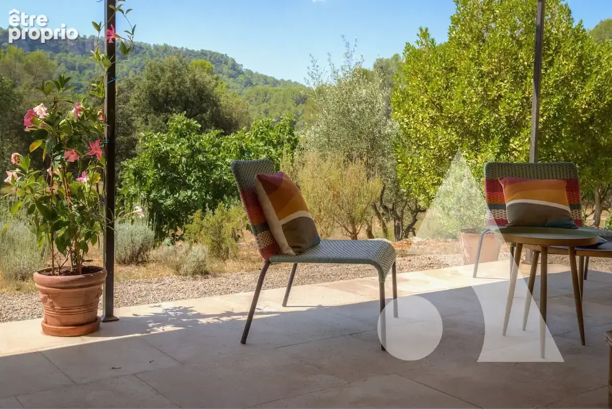 Salernes  Propriété de charme avec piscine au coeur de près de 2 hectares - photo 3