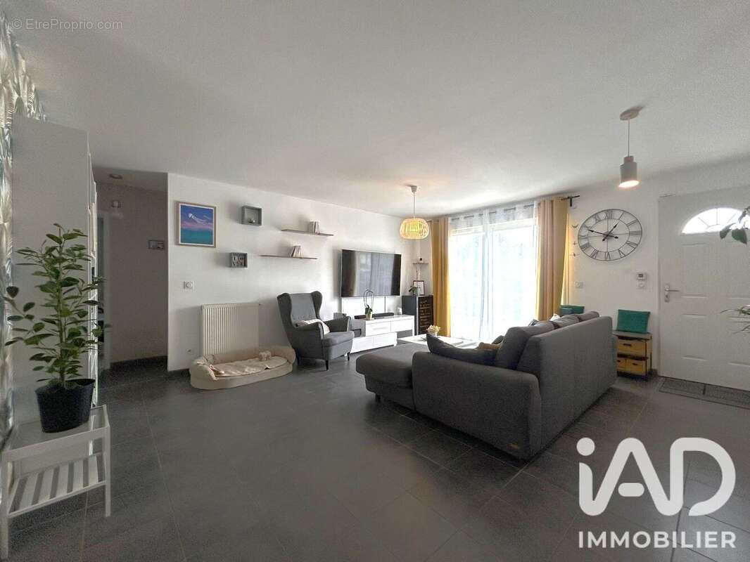 Maison 90 m² à Saint-Hilaire  - photo 3