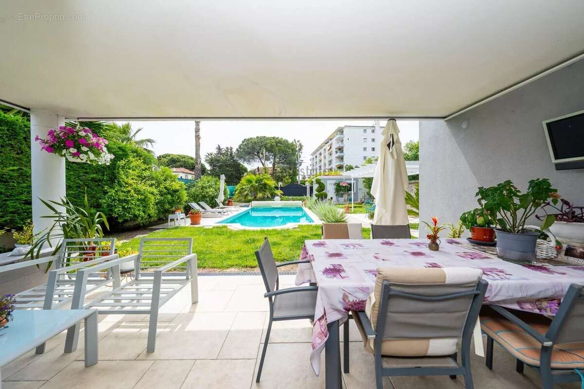 Maison à VALLAURIS