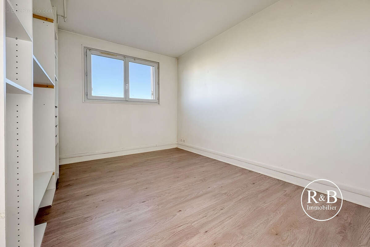 Appartement à LES CLAYES-SOUS-BOIS