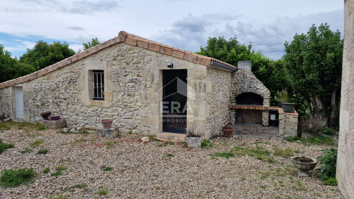 Maison à SAINT-GIRONS-D'AIGUEVIVES
