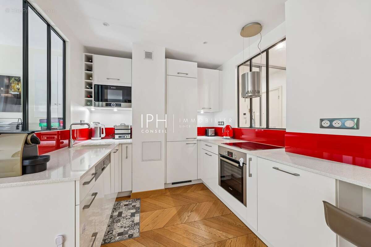 Appartement à NEUILLY-SUR-SEINE