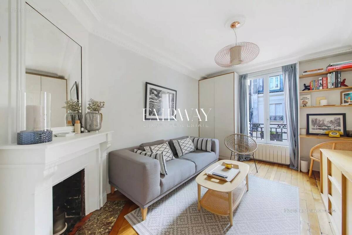 Appartement à PARIS-2E