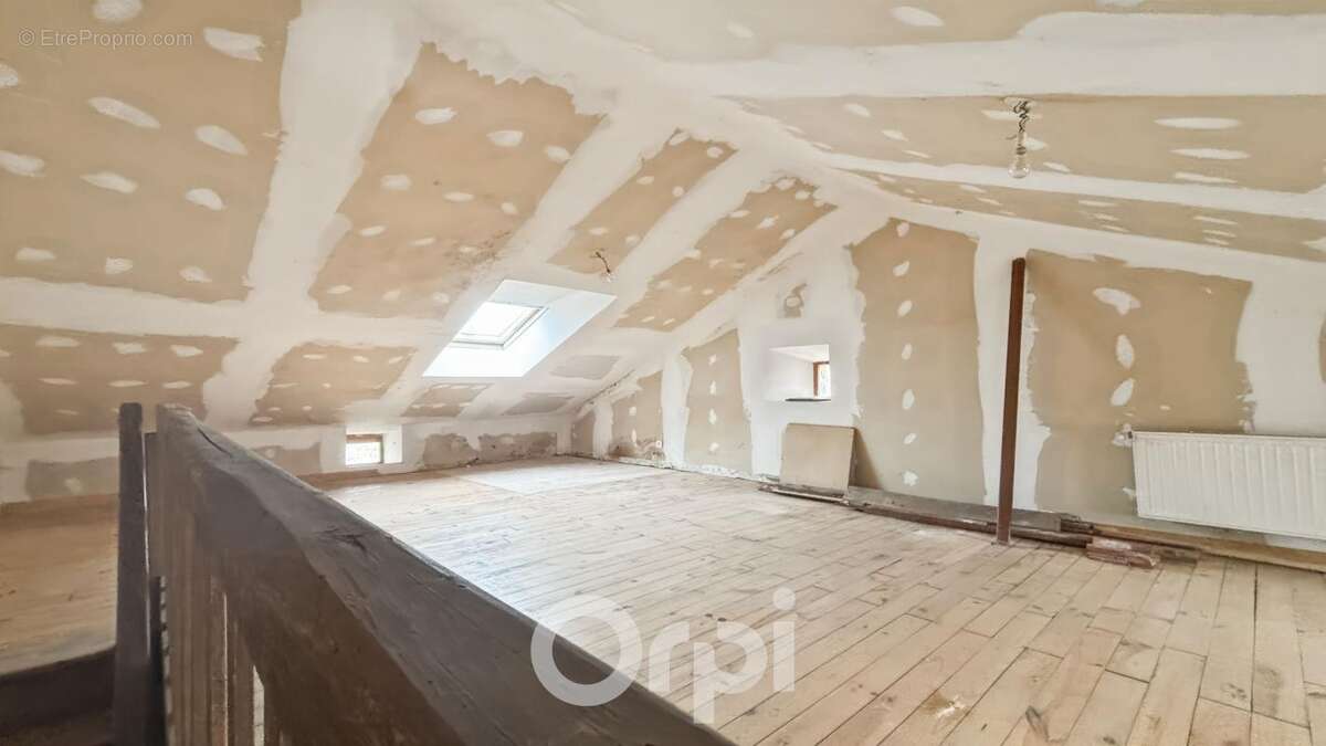 Maison à COMPREIGNAC