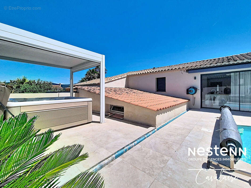 Maison contemporaine à Cogolin aux prestations de qualité, 3 chambres + studio indépendant, piscine et SPA et double garage - photo 10