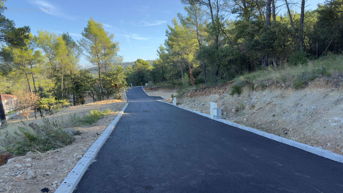 A vendre terrain à bâtir de 964m² sur Rocbaron - photo 3