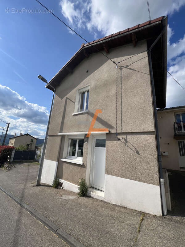Charmante maison duplex avec terrain & grand garage   Unieux   55,68 m2   Mitoyenne côté nord - photo 12