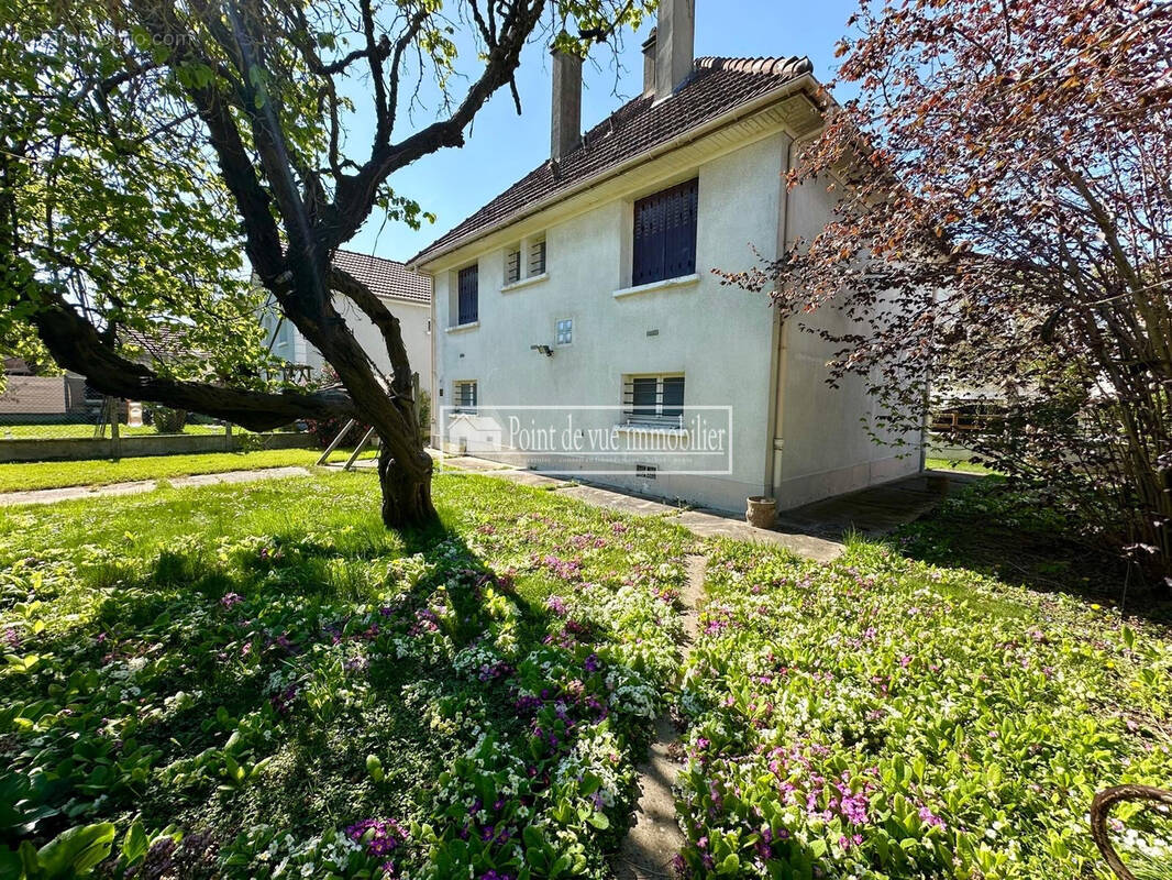 Maison à SAVIGNY-SUR-ORGE